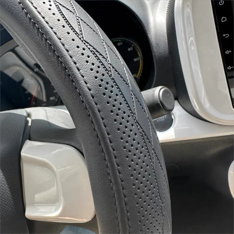Funda de Volante de Cuero Napa Perforado y Acolchado